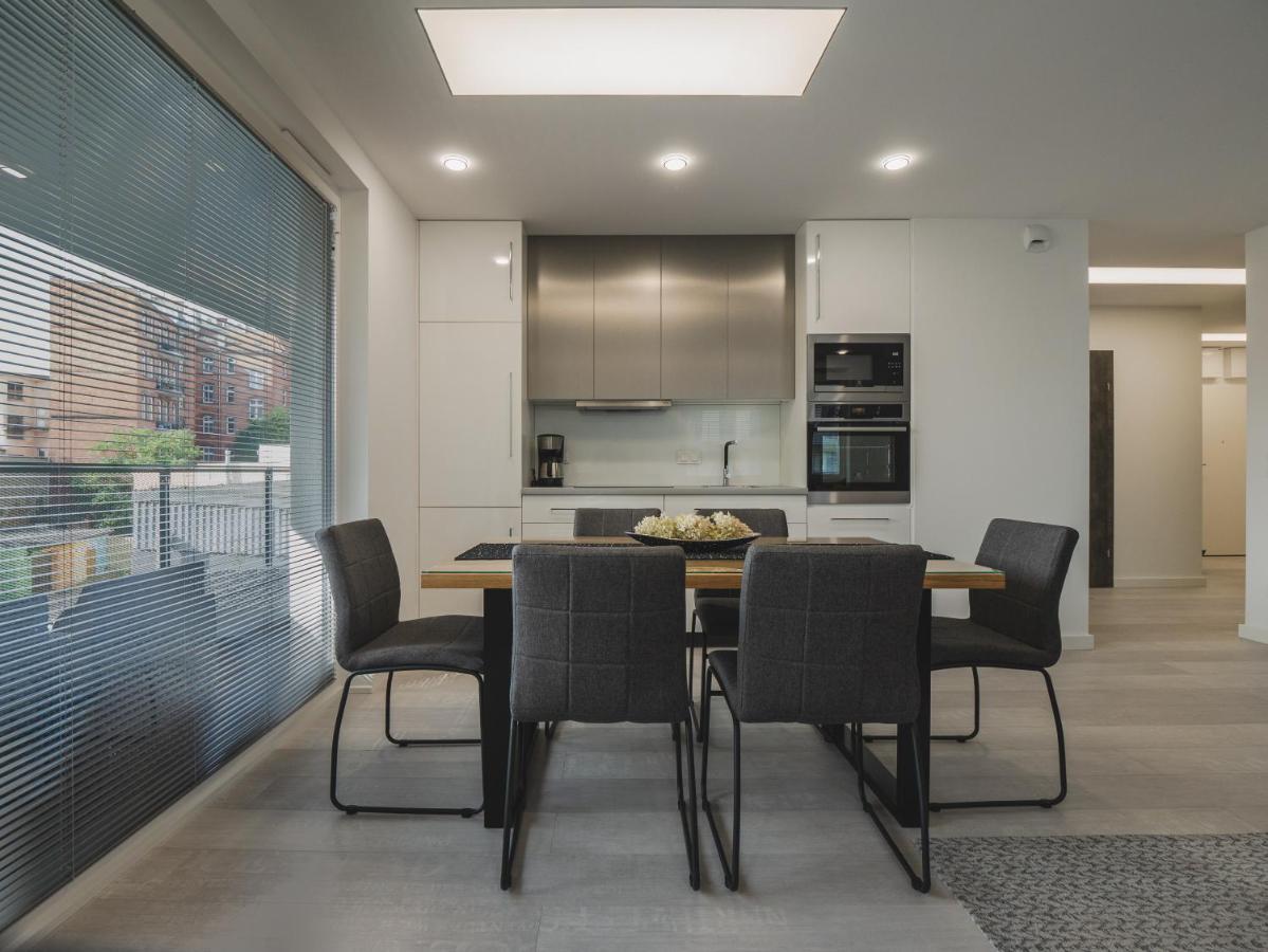 Apartamenty Homely Place Koziolki - Stary Rynek Poznan Bagian luar foto